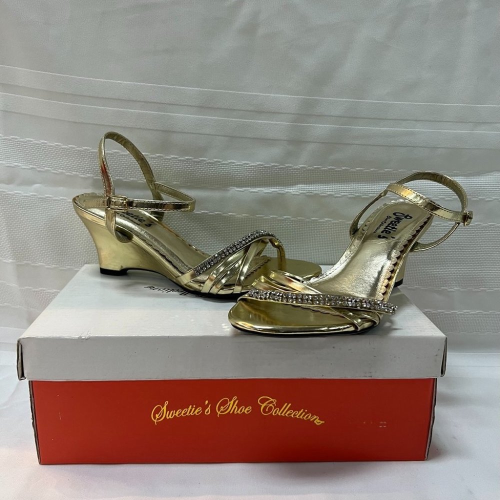 Sweetie's Shoe Collection size 5 Gold Heel